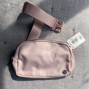 Lulu Lemon Belt Bag with tags